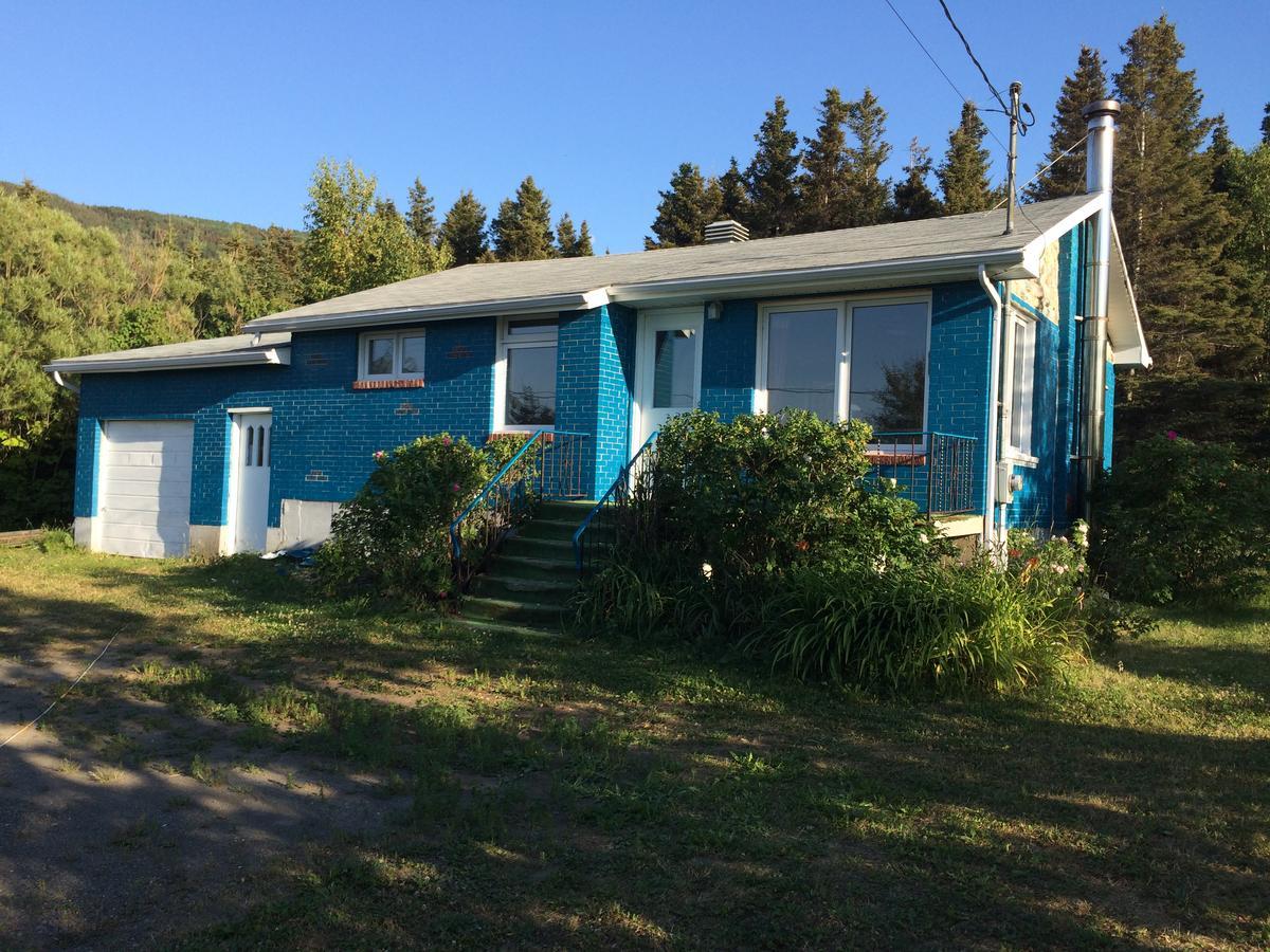 Maison Bleue Sainte Anne-des-Chênes Exteriér fotografie